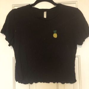 Black scallop hem crop